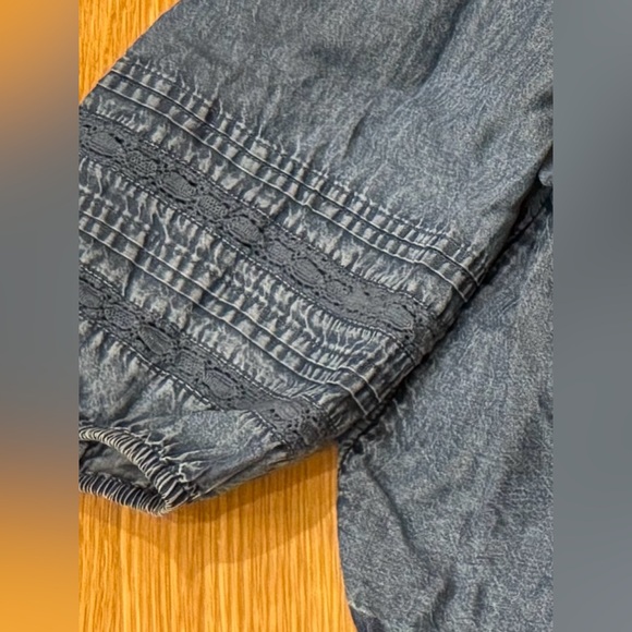 LC Lauren Conrad Denim Top with crocheted style sleeves feminine, coquette - Picture 6 of 6